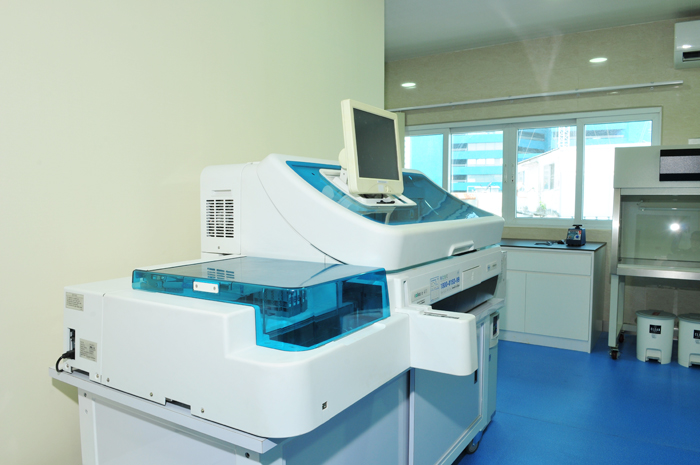 cobas®e 411电化学发光全自动免疫分析系统